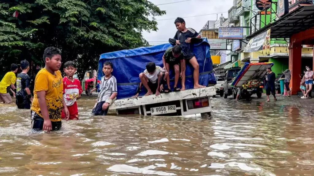 Darurat Banjir Jakarta dan Sekitar, Waspada Kencing Tikus Penyebab Leptospirosis!